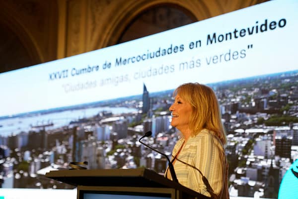 Cosse asumió la presidencia de Mercociudades y pidió “cuidar la democracia y la libertad” en Latinoamérica