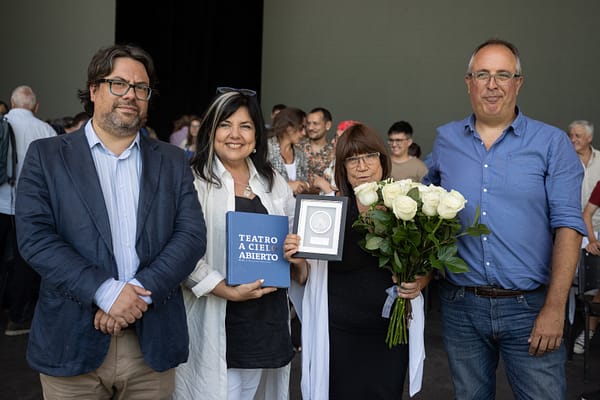 El libro que recopila los 80 años de historia del Teatro Ramón Collazo