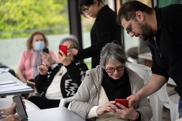 Cursos de Inclusión Digital enriquecen la vida de las personas mayores